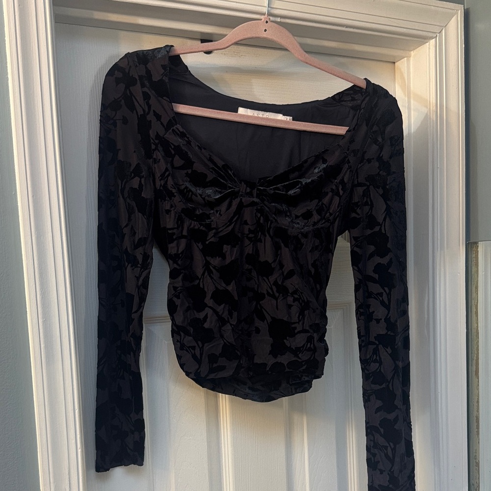 Astr Midnight Floral Long Sleeve Top